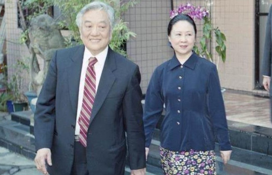 琼瑶丈夫平鑫涛患上重病琼瑶却希望丈夫安乐死