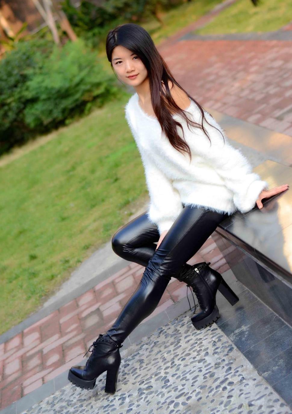 紧身皮裤轻奢时尚, 显出女王范儿, 展现不一样的紧致