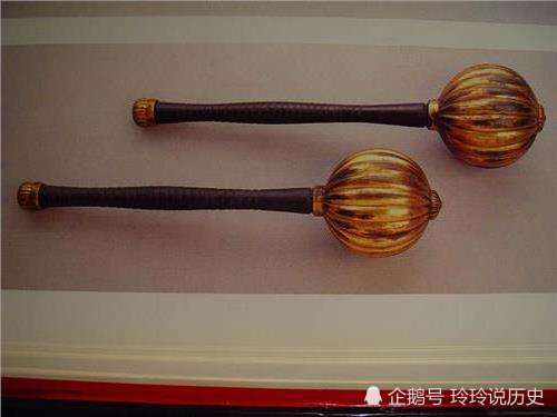 中国历史上使用双锤武器的3大猛将，第3位是少年猛将，铁锤重80斤