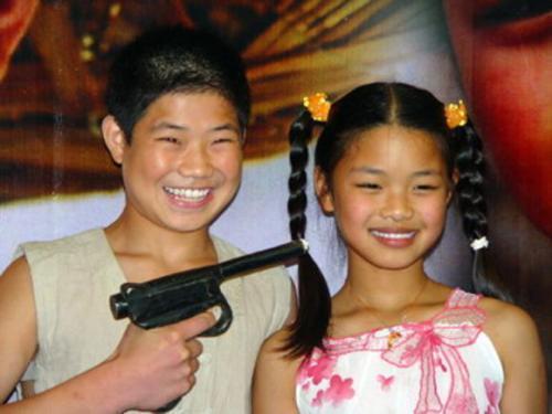 子成硬汉,乐乐红成一线,他却不敢回国|小兵张嘎|嘎子|谢孟伟_新浪新闻