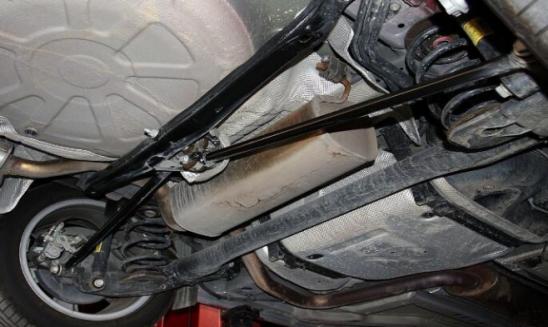 "龙骨"功不可没!-新浪汽车