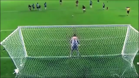 【门卫的鼻祖?最会秀的守门员?】哥伦比亚门