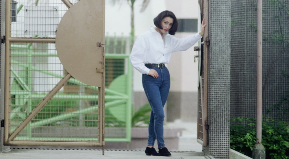 张敏在逃学威龙第一部里的剧照真是美翻了,超级喜欢