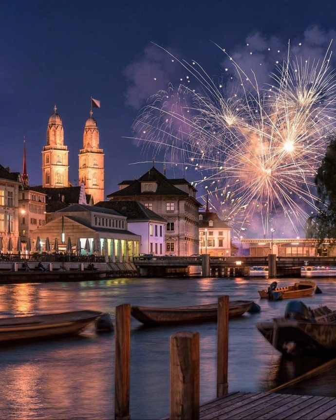 夜幕下的苏黎世