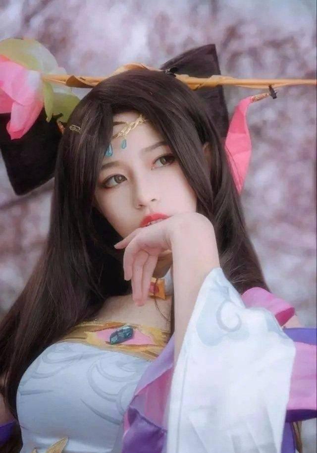 貂蝉一个可爱的妹子3.小乔为腿长的虞姬小姐姐疯狂的打call!2.