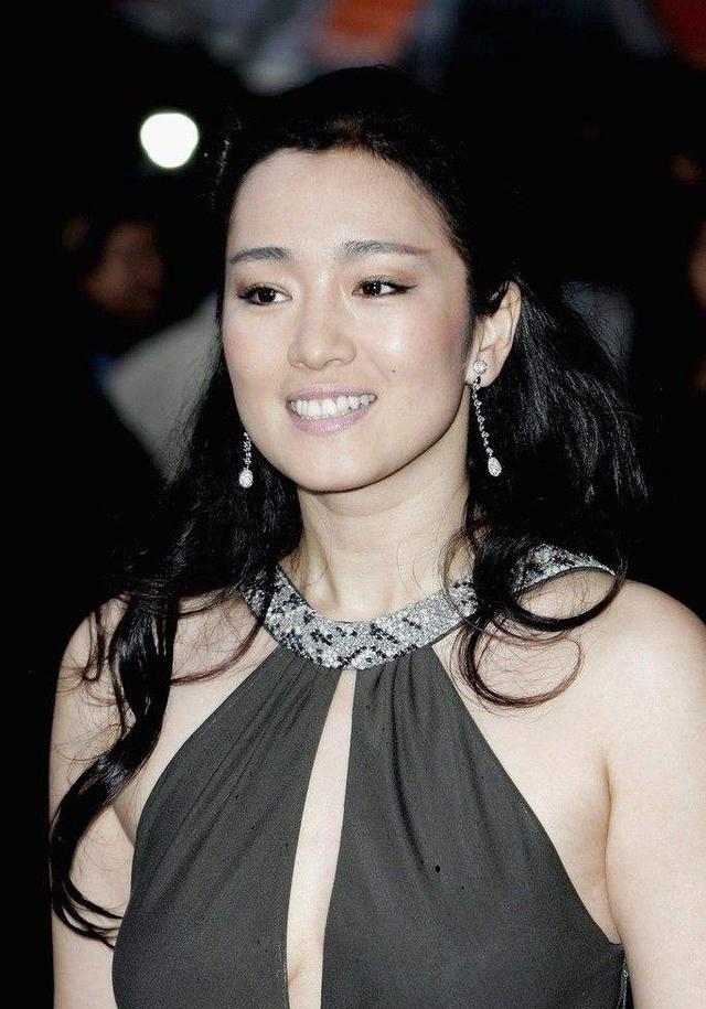 娱乐圈绯闻最多的女明星排行榜: 刘晓庆排名第一