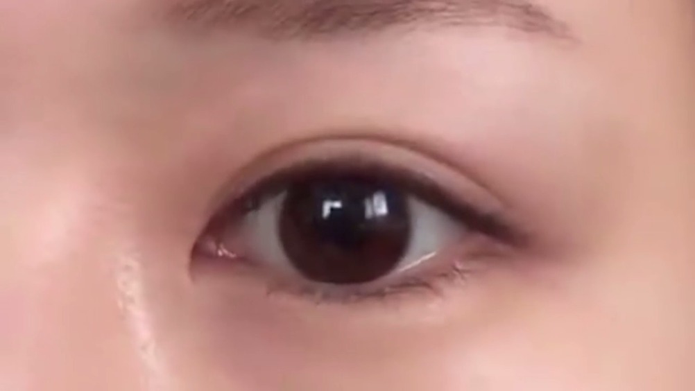带一点弧度的平行眉画法 超级秀气的一款眉形 眉毛怎么画 带一点弧度的平行眉画法 超级秀气的一款眉形 眉毛怎么画