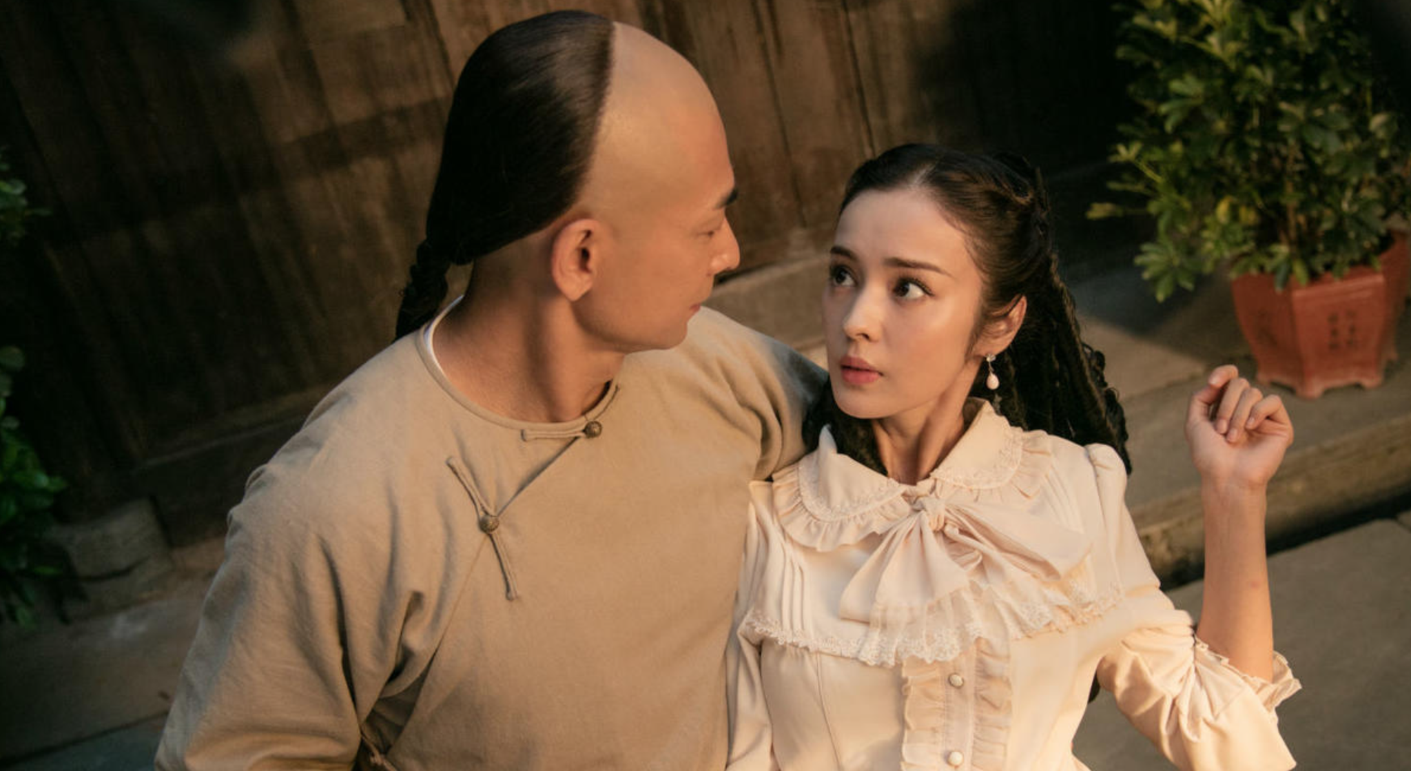 新《黄飞鸿》本月亮相,网友:这个“十三姨”比关之琳美