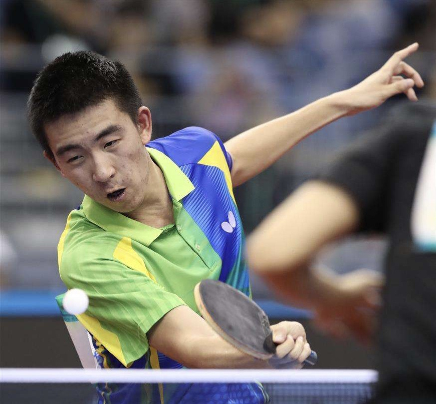 第三局,马特越战越勇,他的削球打法让皮切福德很不适应,皮切福德拉不