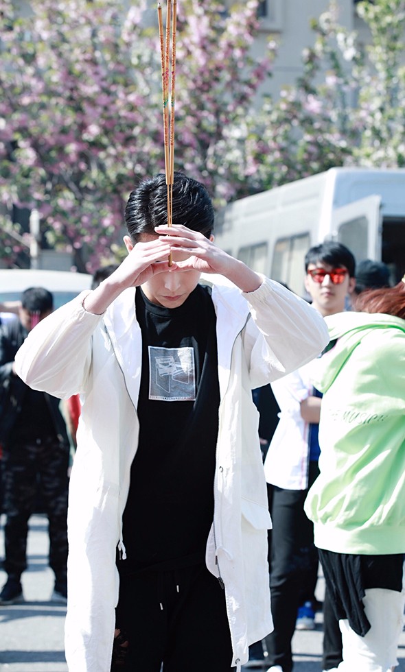 柴浩伟外形俊朗,笑颜撩人,作为新生代演员,从《杉杉来了》中的游承浩