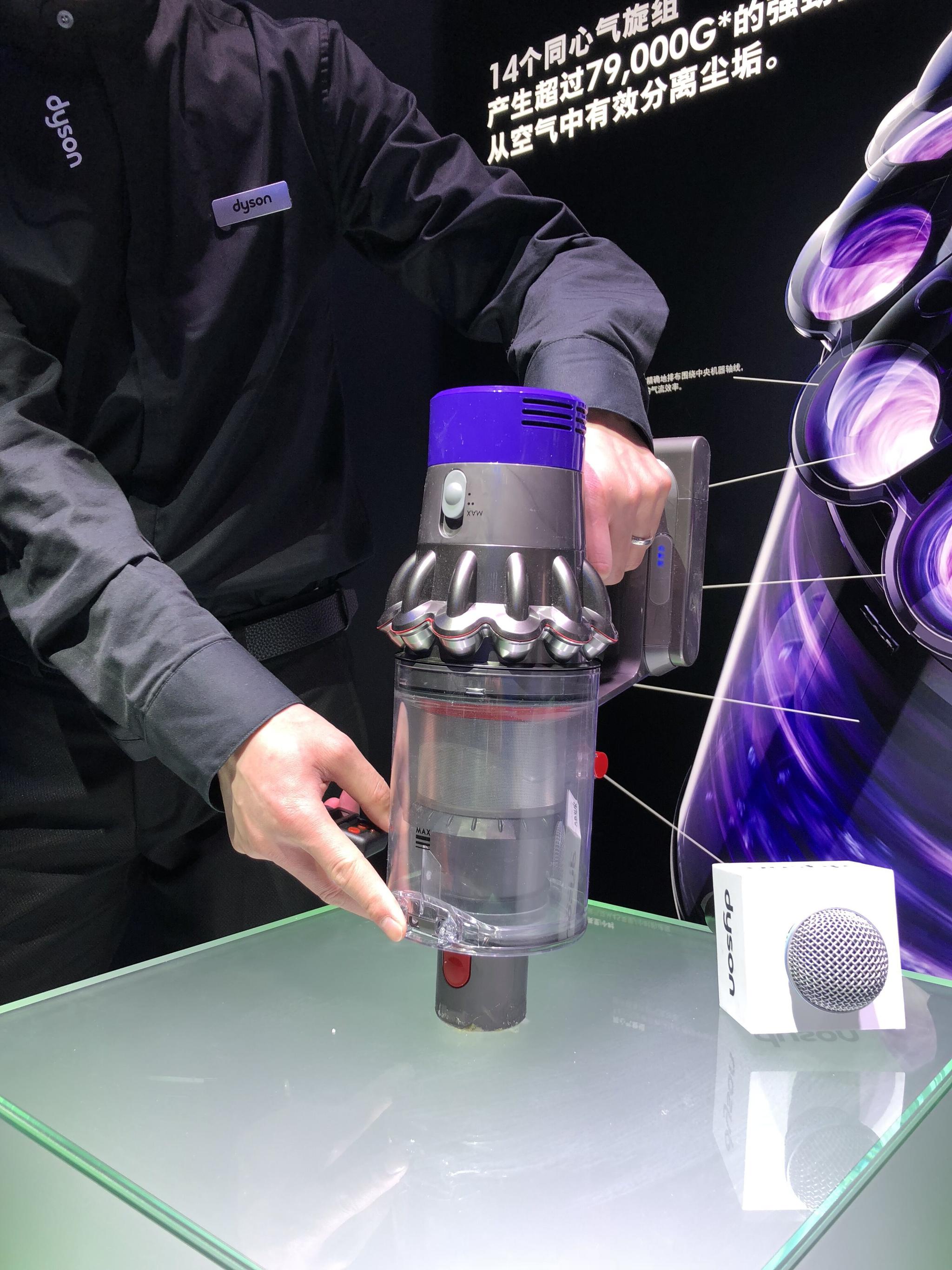 戴森无绳吸尘器v10发布,吸力,续航提升,售价4490元起