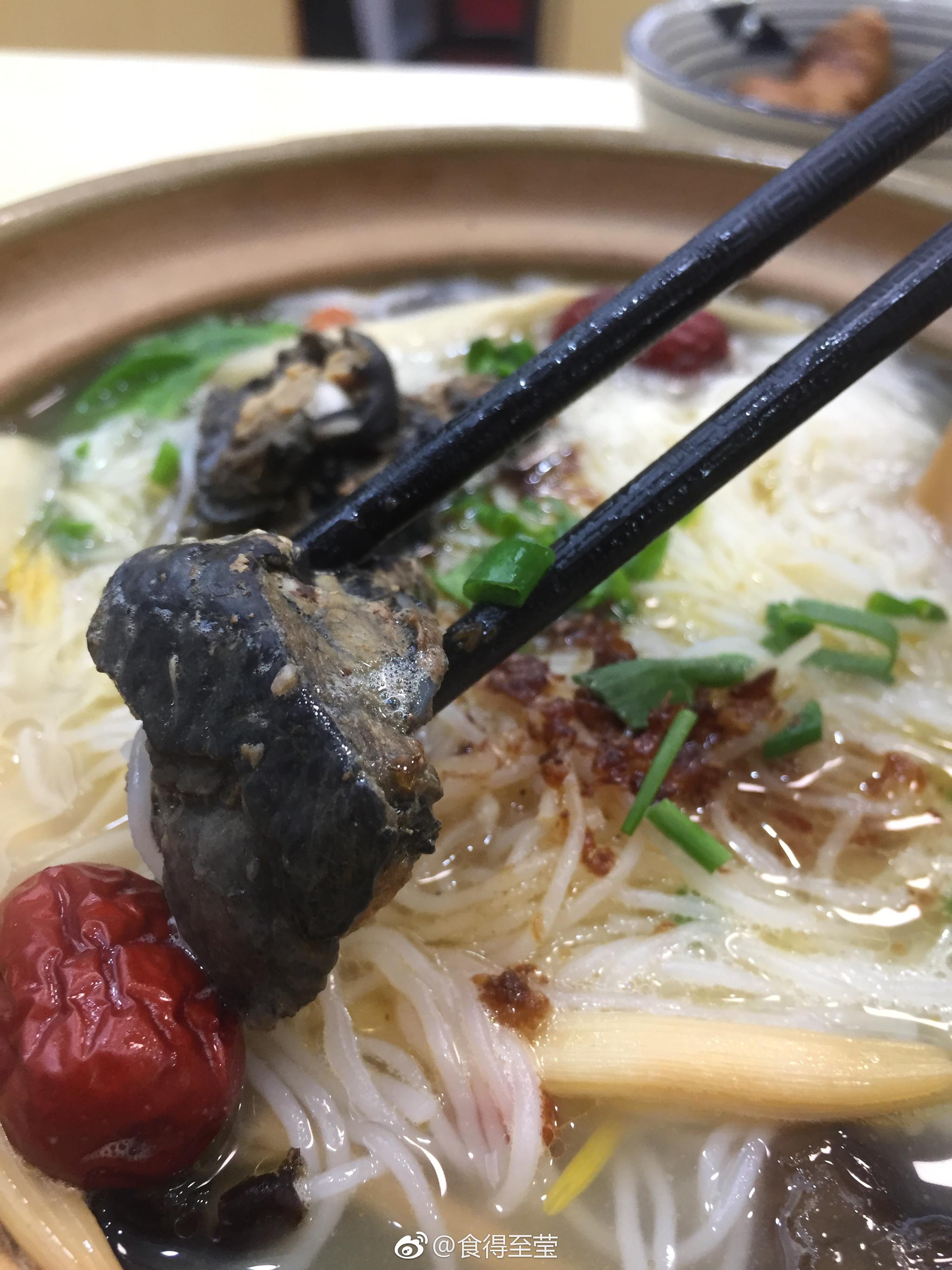 一碗走养生路线的砂锅粉—乌鸡砂锅粉