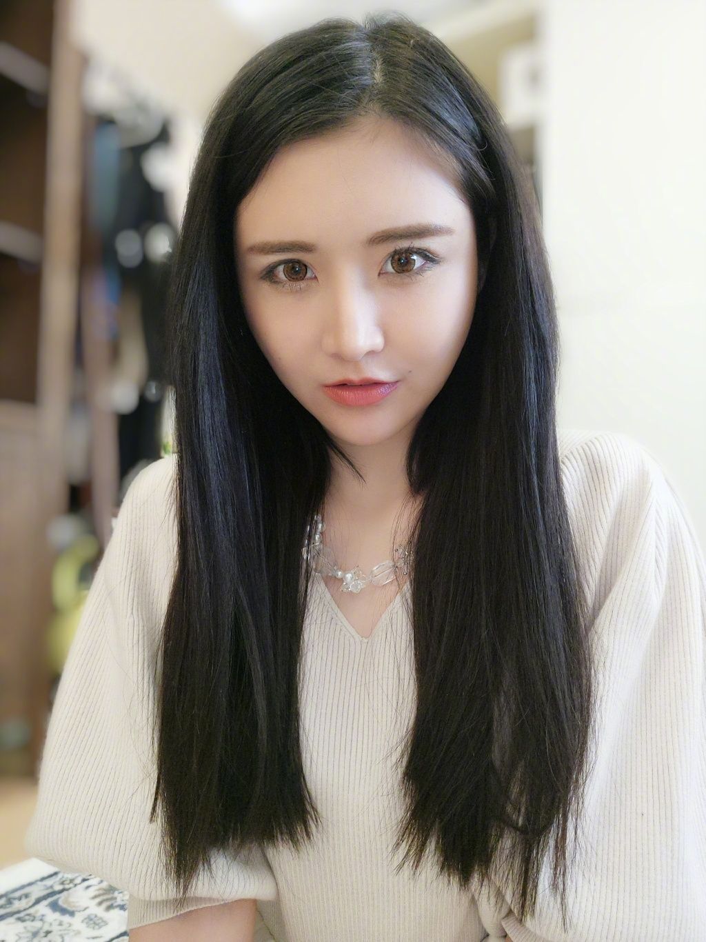 斗鱼陈一发儿在世界杯解说现场"撒娇",网友将画面做