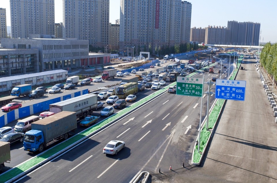 长春南四环下穿临河街隧道正式通车 首次应用主动除冰雪降噪路面