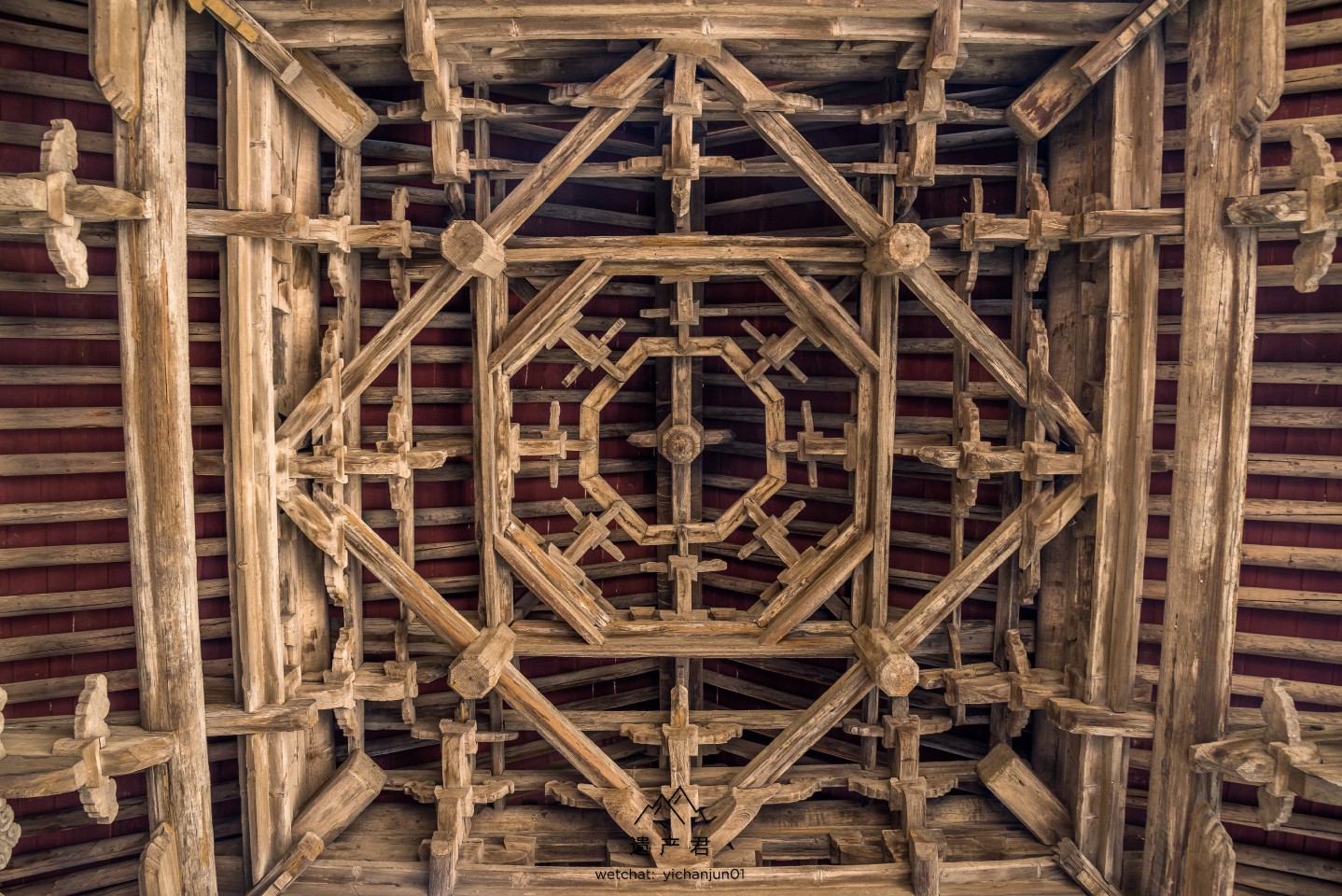 山西临汾牛王庙元代戏台藻井