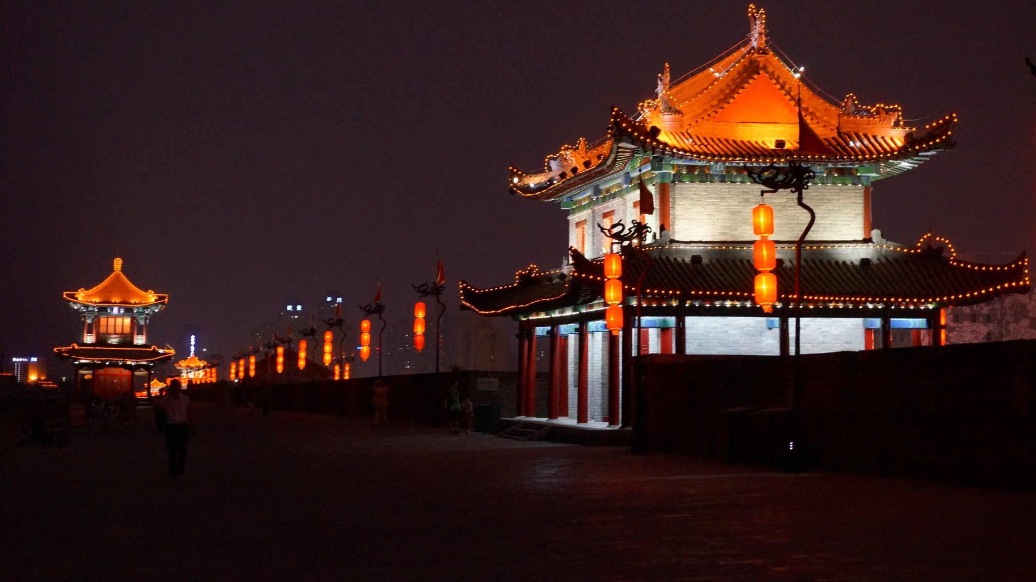 “我的家乡中国陕西省,就位于古丝绸之路的起点。站在这里|陕西旅游|陕西省|飘飞|驼铃|家乡_新浪新闻