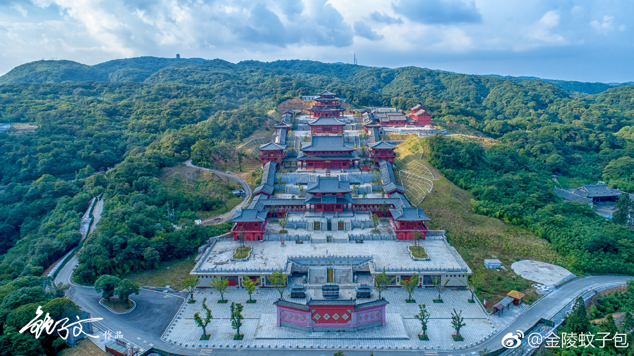 相传燃灯古佛道场,金佛山金佛寺.