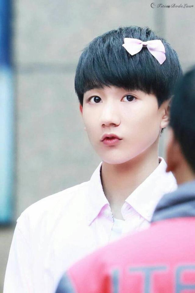 胡歌的心形发际线算啥,他们的心形嘴唇可以直接出道了