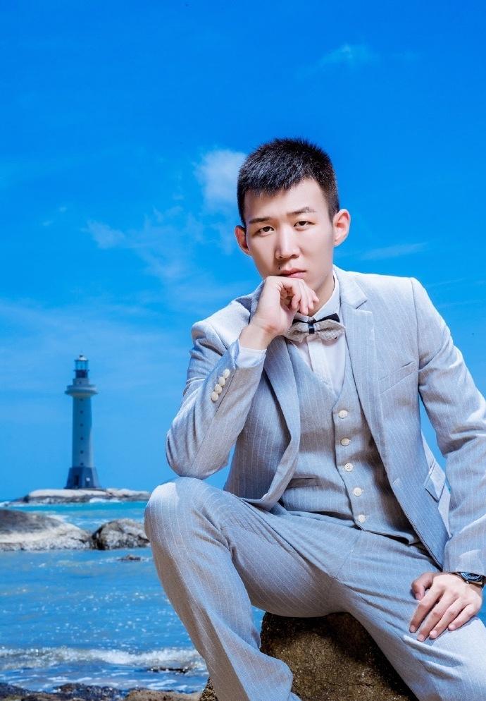 舞帝小白龙听从利哥建议:不连麦没签订合同的主播,获粉丝支持