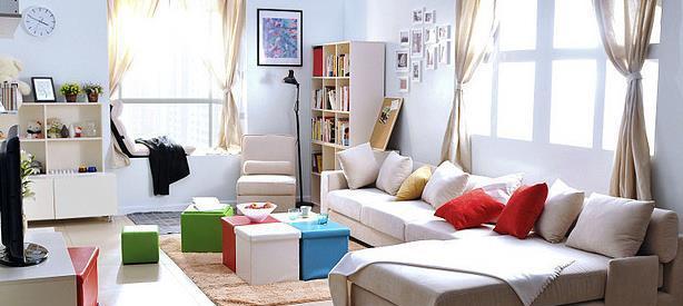 朋友家连茶几都不买摆几个凳子就很好看