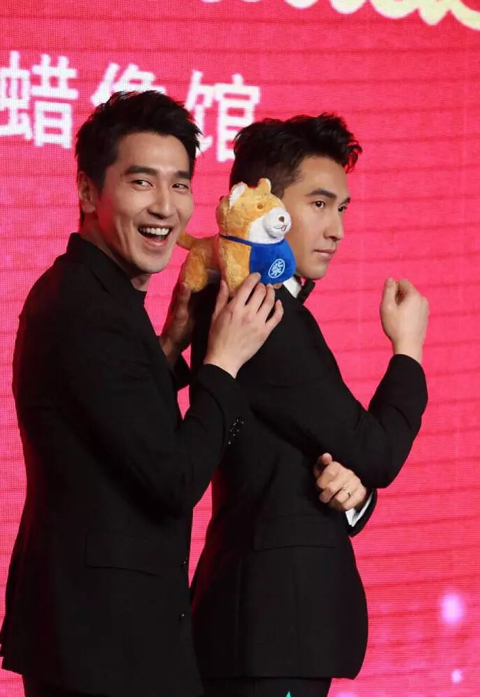 林更新蜡像比本人丑,周杰伦蜡像超瘦,杨颖蜡像是戚薇,只有他像