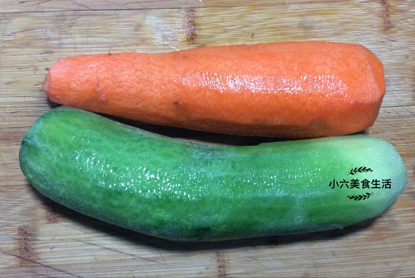 一个青萝卜,加上一个胡萝卜,这样一做好看又好吃,真是太赞了!