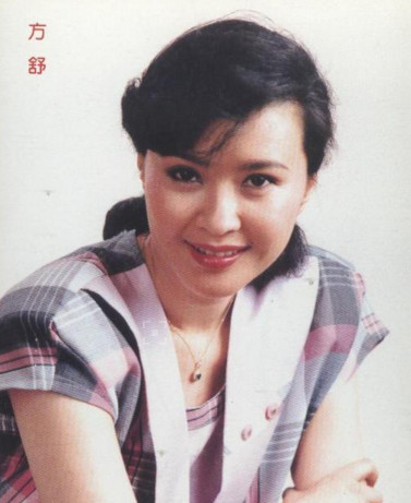 7岁拍戏,28岁拿影后,29岁上春晚,如今独自一个人带女儿16年了