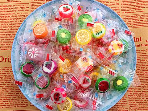 假如你只有一盘糖果,以下四位明星只能给一位,你给谁?