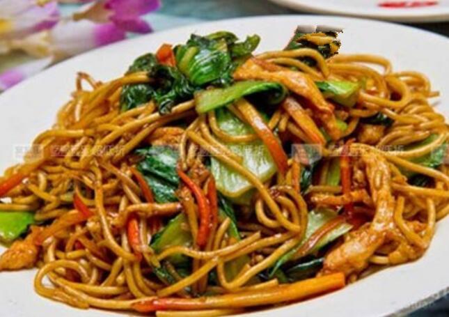 自从给儿子做过这个炒面之后,他隔几天就要吃一次,真的是爱上了