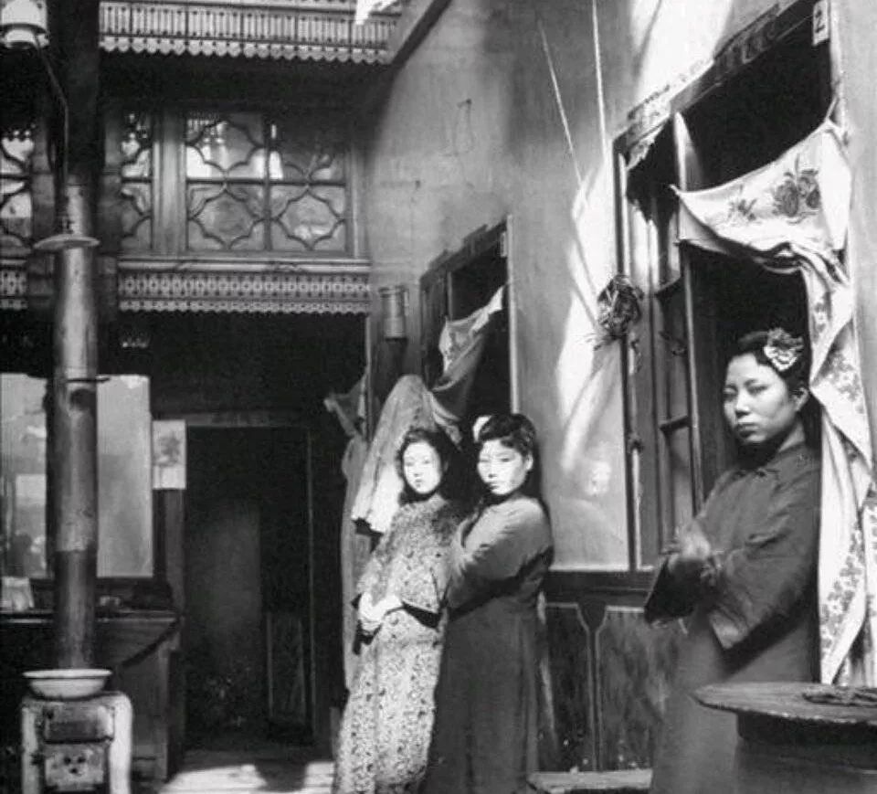 30张古代青楼女子真实样子的旧照:长相漂亮,才艺无双,身世可怜