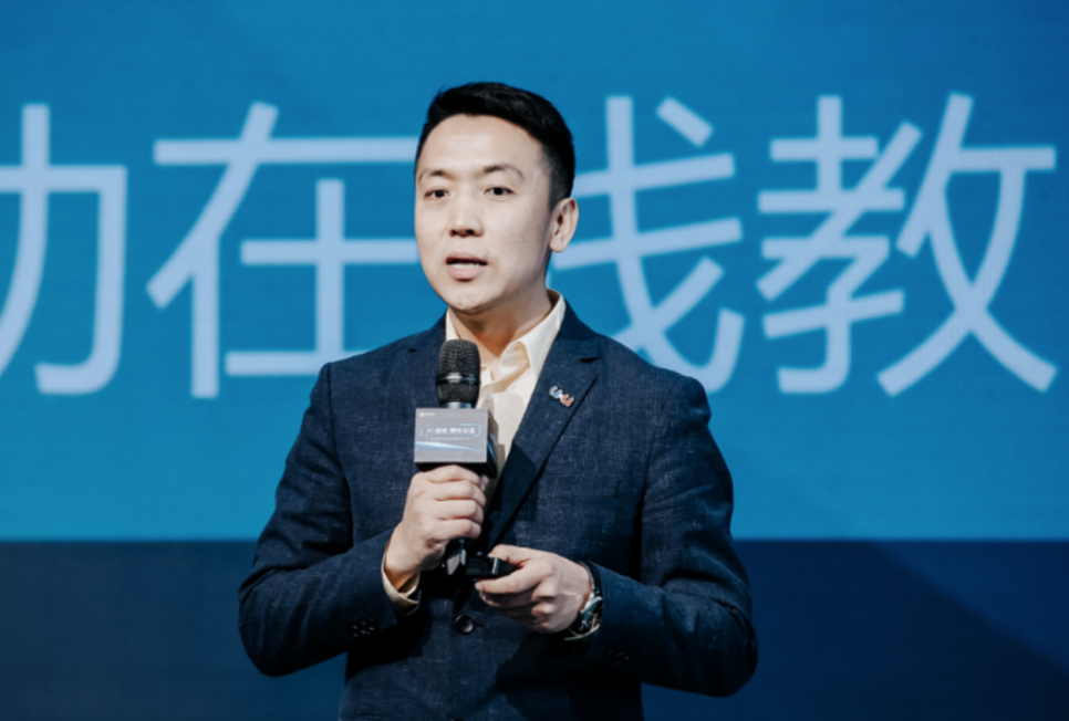 精锐教育发布在线少儿英语及在线思维数学品牌