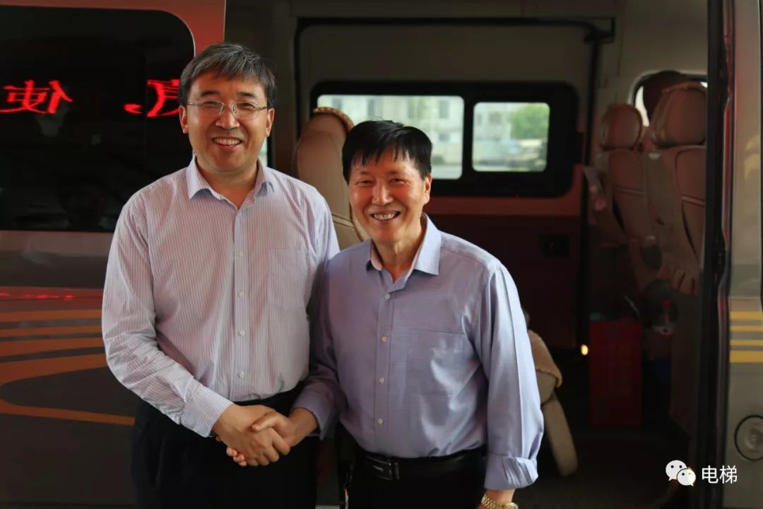 国家应急管理部张本清副主任一行莅临恒富集团调研指导