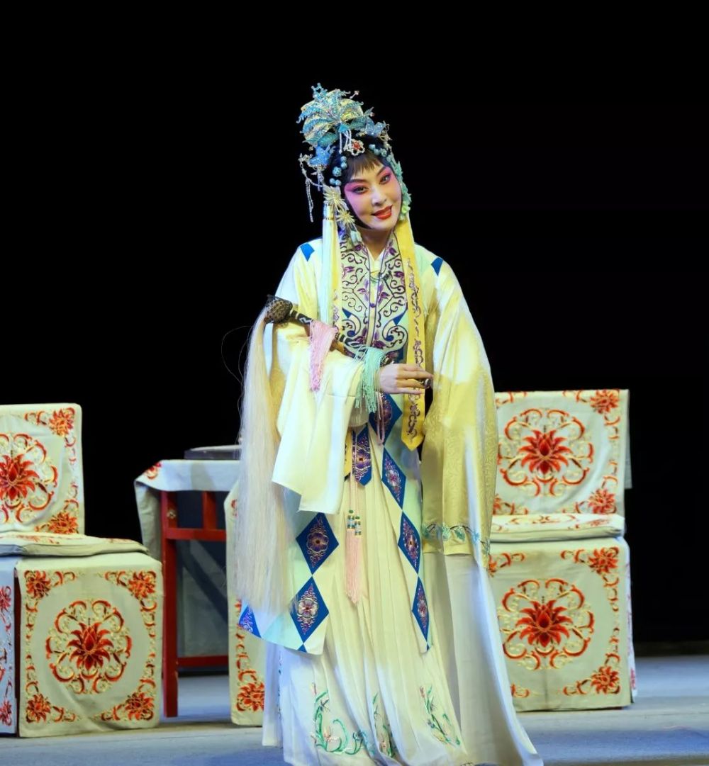 巴城籍昆曲演员顾卫英喜获第二十九届中国戏剧梅花奖