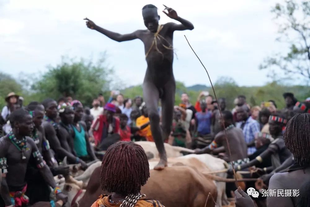 疯狂非洲鞭子ak47的成人礼