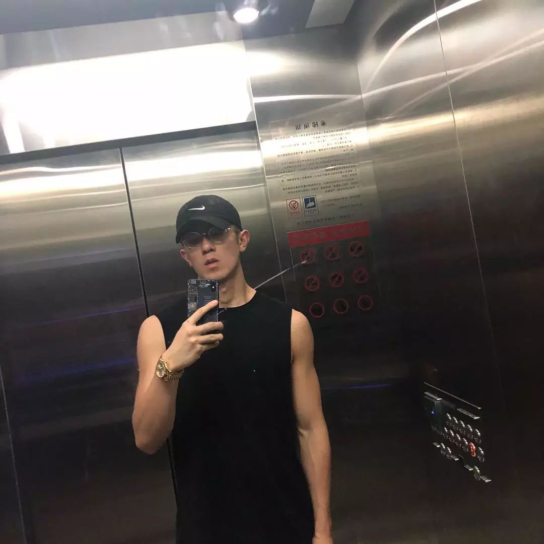 气质坏坏的男孩龚子棋,想吃他的黑糖珍珠!