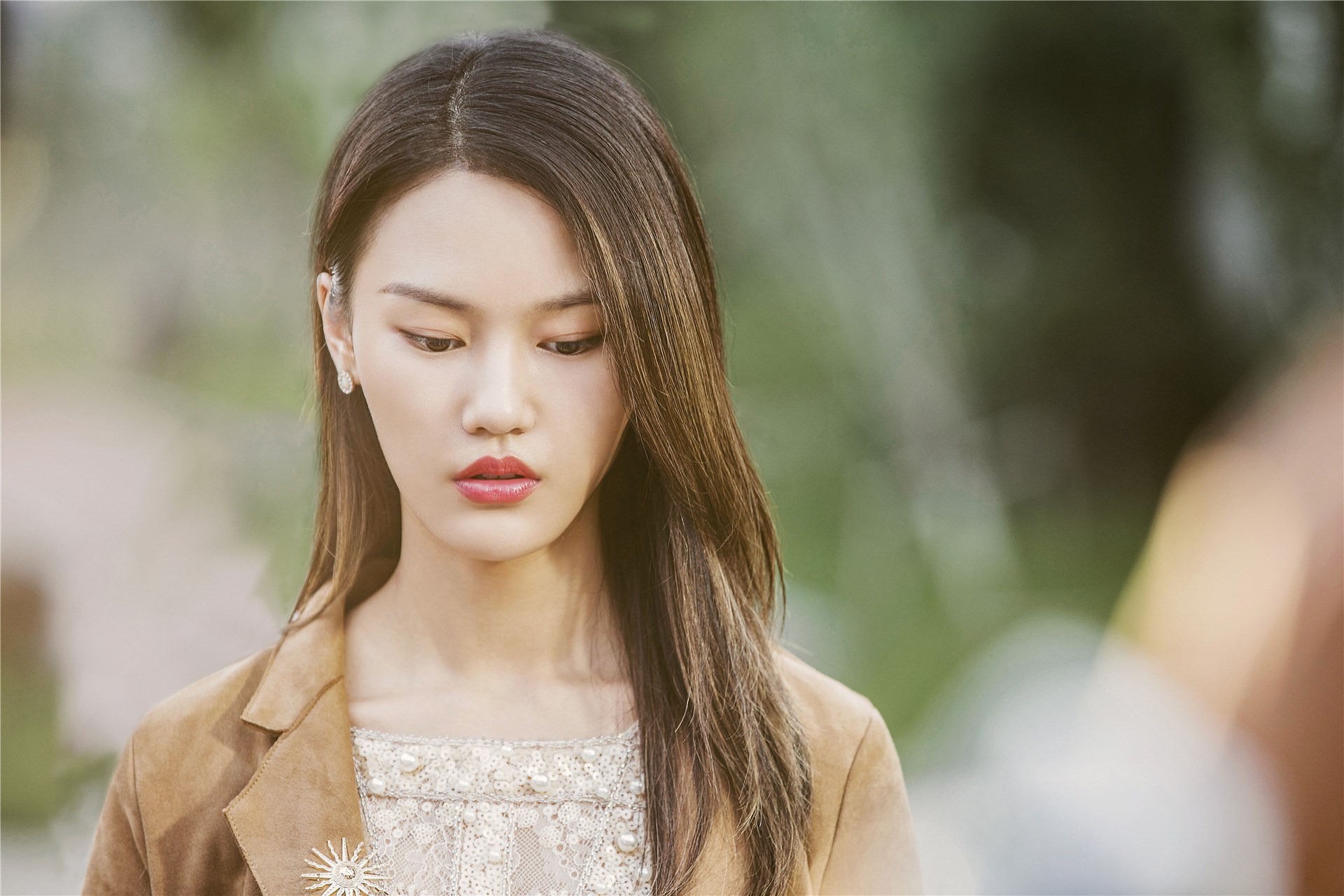 吴倩张雨剑《我只喜欢你》今晚开播 "乔默夫妇"追忆"从校服到婚纱"