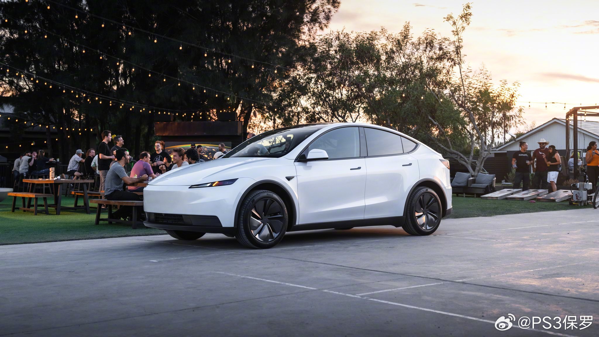 特斯拉Model Y、Model 3标准版发布，售价降5000美元