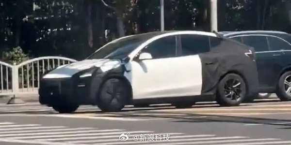 特斯拉廉价版Model Y曝光，取消<em>全景</em><em>天窗</em>等多项配置