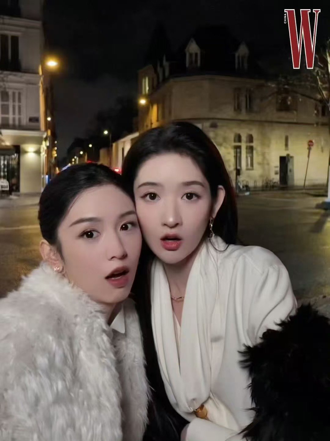 周也王玉雯合体看秀|_新浪娱乐_新浪新闻