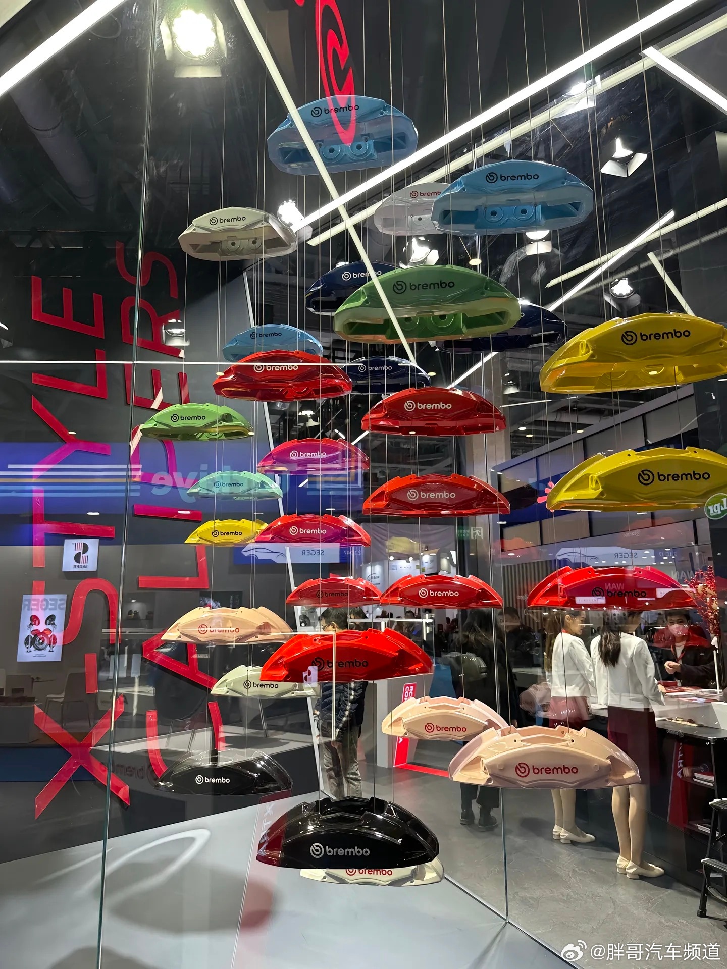 胖哥汽<em>车</em>频道展示Brembo<em>刹车</em><em>片</em>引车迷热议