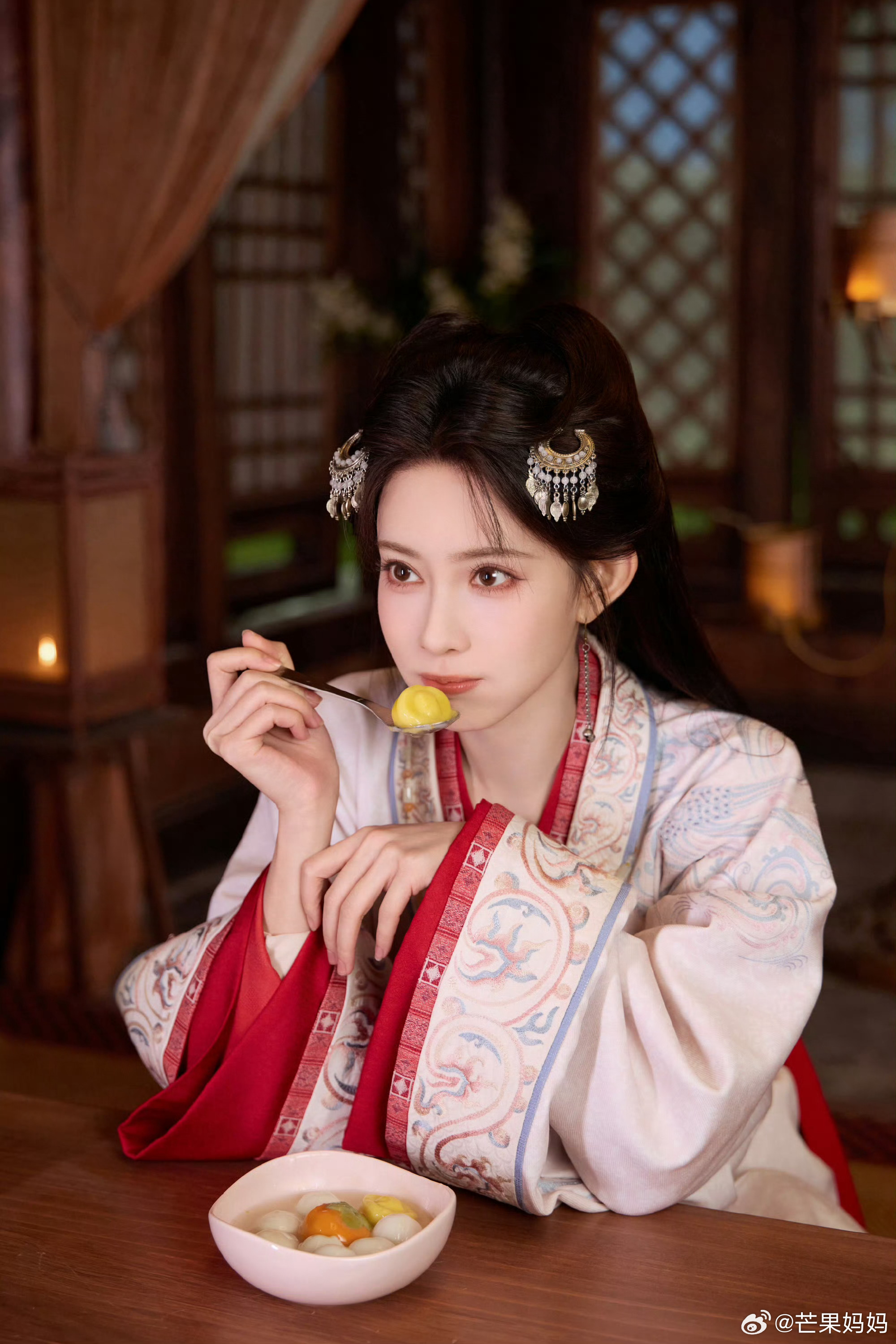 孟子义《将门独后》新造型曝光，古装甜妹沈妙萌动人心弦|将门毒后|奶牛猫_手机新浪网