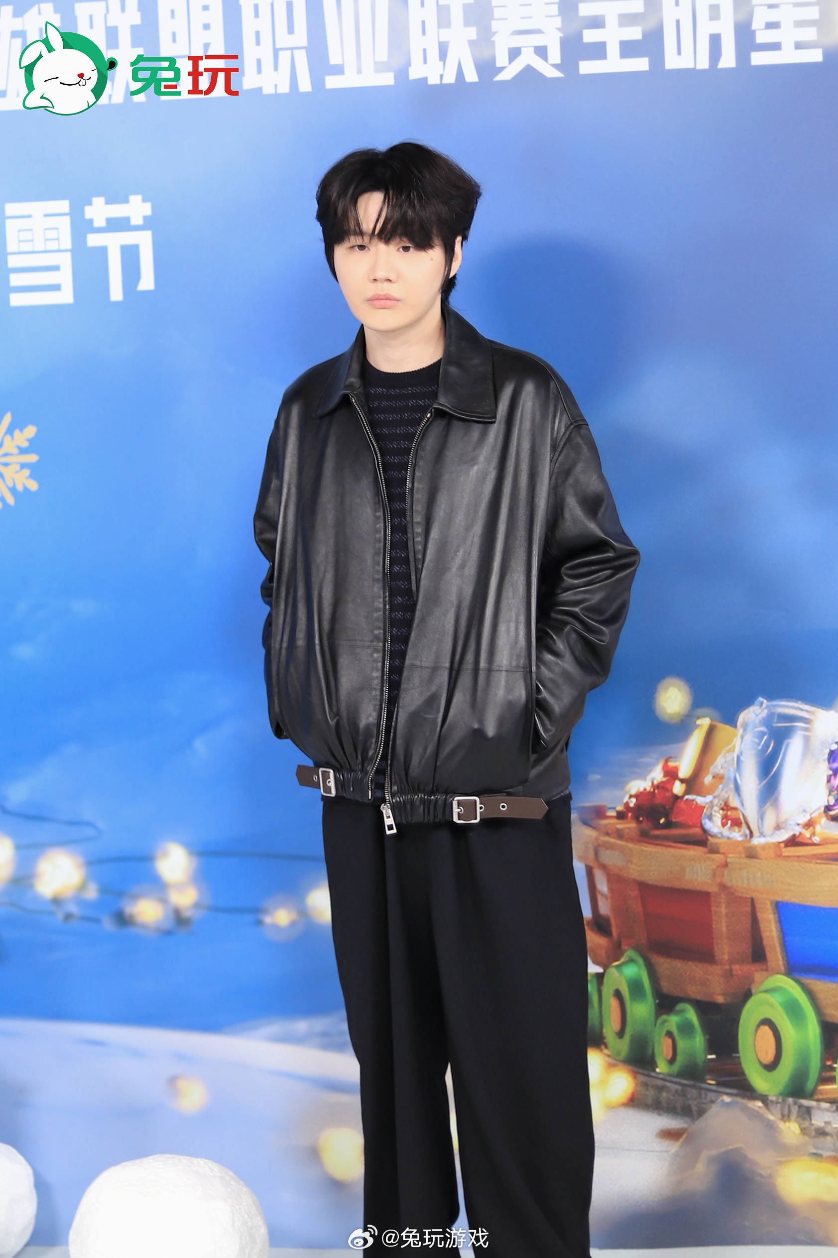 2025LPL全明星红毯刘青松紧张亮相|刘青松_新浪新闻