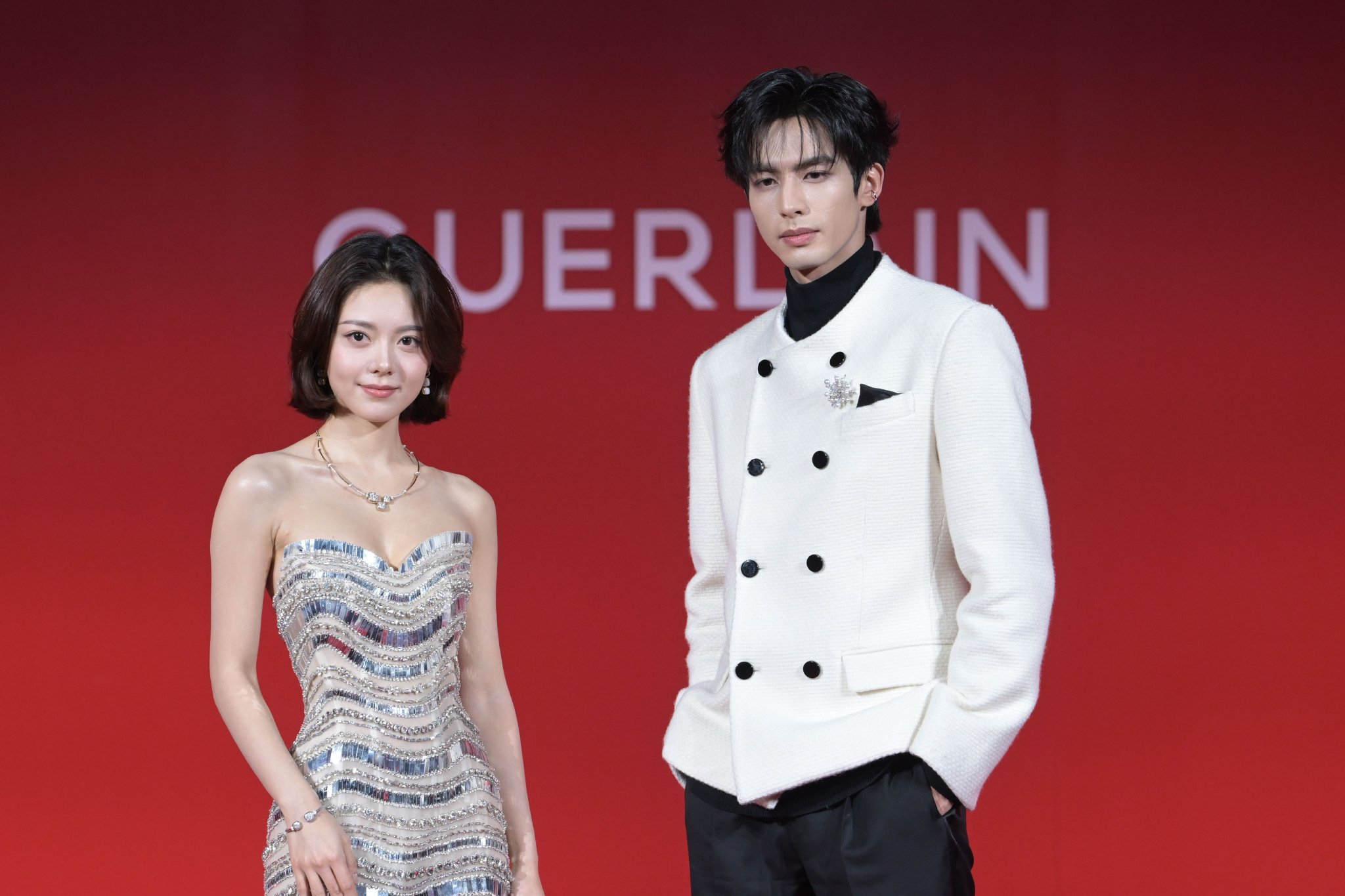 骄阳似我主演宋威龙赵今麦亮相娇兰晚宴，甜蜜互动重现剧集名场面