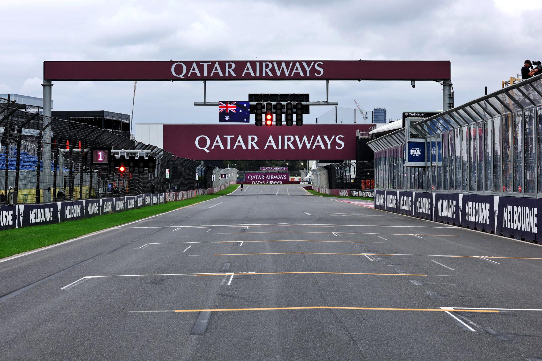 F1澳大利亚站调整发车流程，延长信号灯间隔并关闭主动空动系统|大奖赛|F1澳大利亚大奖赛|赛车|马奎斯|胎圈_新浪体育_新浪新闻