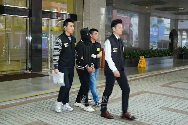 内地男子澳门赌场抢劫女赌客20万港元输光被抓|赌场安全|警情通报|嫌犯|赌博犯罪|澳门特别行政区_新浪新闻