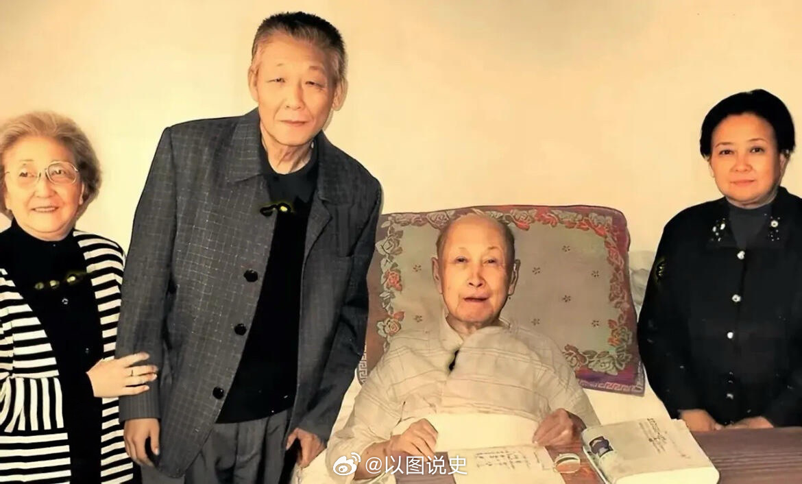 孙家栋携夫人探望恩师钱学森,病床前合影展师生情|院士|钱老|蒋英|航天元勋|师娘_新浪娱乐_新浪新闻
