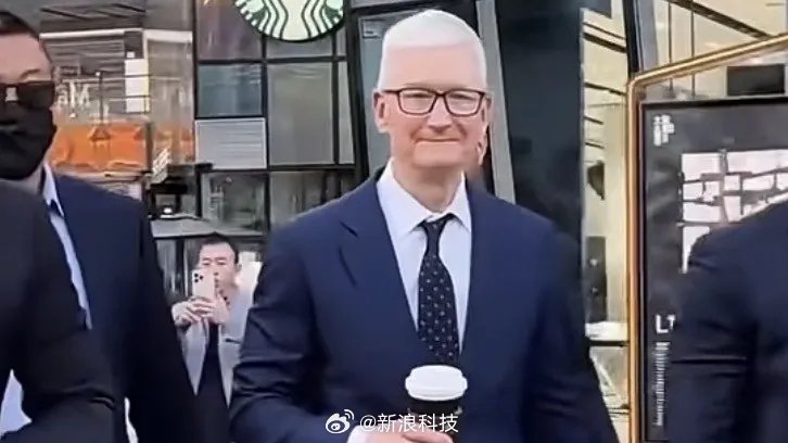 苹果硬件工程主管特纳斯扩权，库克接班人竞争升温