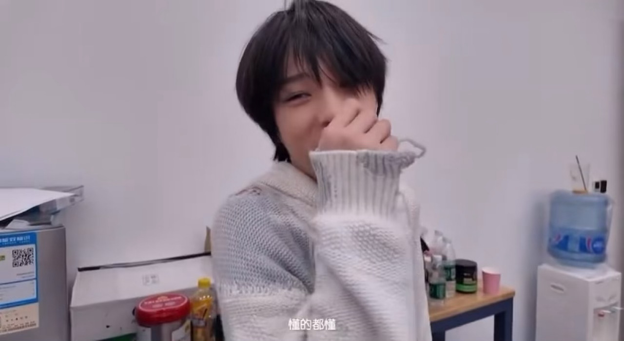 王橹杰排练后跳《来自天堂的魔鬼》自称开心|宿舍|少年_新浪娱乐_新浪新闻