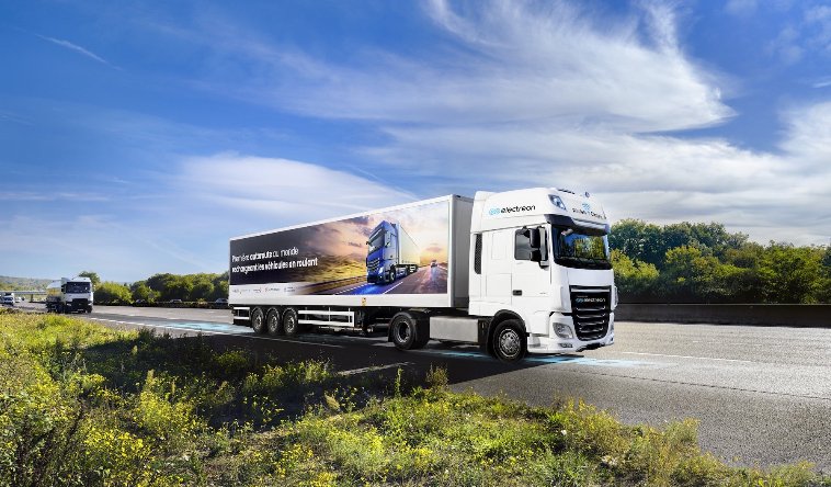 全球首条动态充电高速在法试运行，电动货车实现边行驶边充电