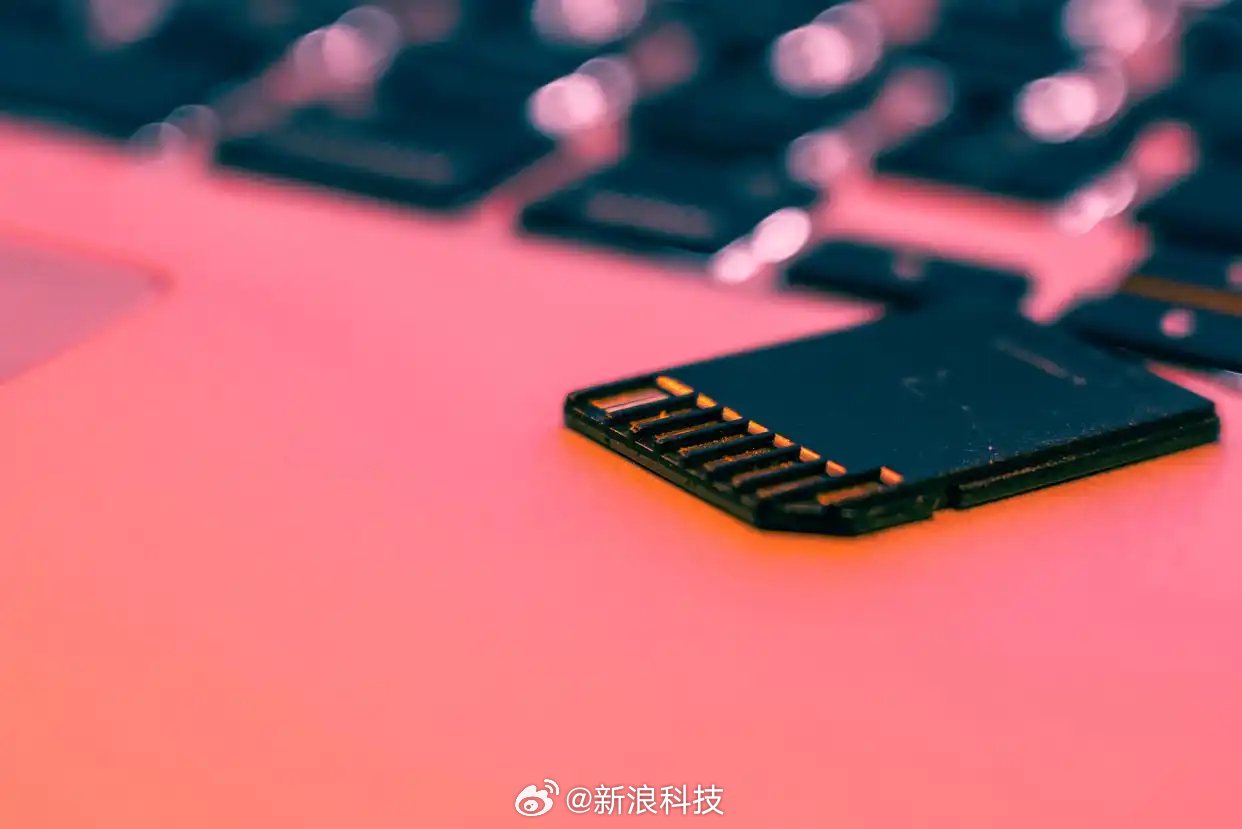 手机厂商暂缓采购存储芯片，DRAM库存低于三周